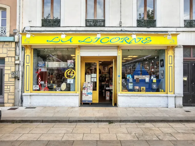 Devanture de la librairie La Licorne à Valence